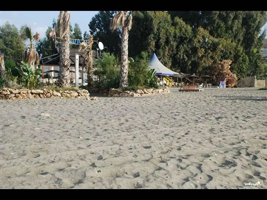 Apartamento amueblado Estepona-Marbella un dormitorio, 2 camas, sofa cama salon, a 1 Km playa, cortas temporadas.